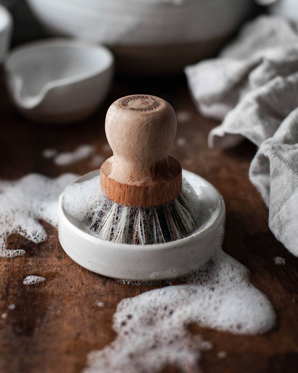 Laurel Pot Brush Set